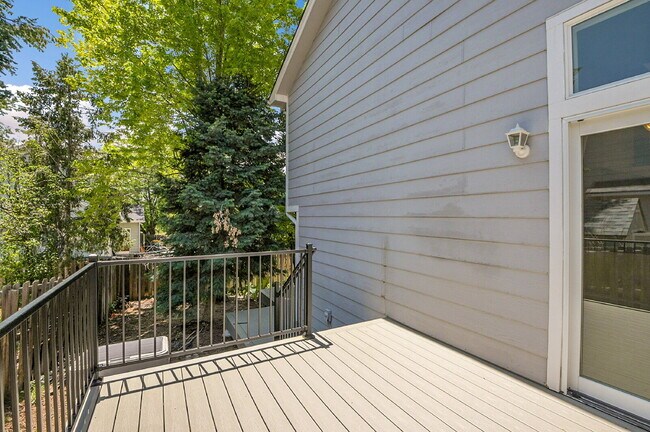 Building Photo - $3,050.00, 4 bed, 3 bath, located in Auror...