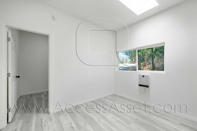 Building Photo - Charming 1 Bed/1 Bath Newly Remodeled Unit In Banning!