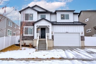Building Photo - 1634 Gannett Dr