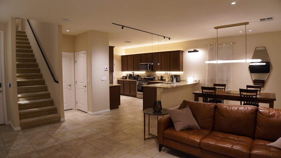 Building Photo - 5532 Autumn Cliffs Way