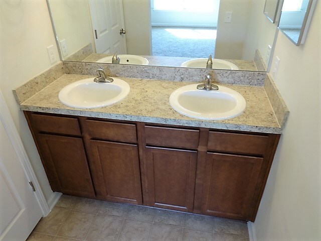 Building Photo - 9168 Mill Grove Dr