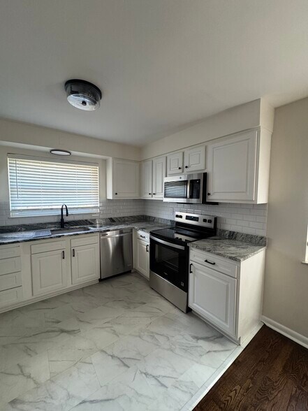 Building Photo - 4941 Kelsch Ln