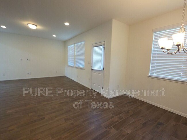 Building Photo - 417 Cinnamon Teal Ln