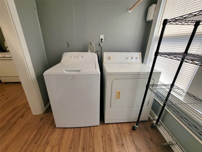 Building Photo - 2811 Chenevert St