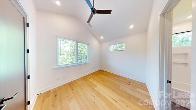 Building Photo - 156 Mattoon St