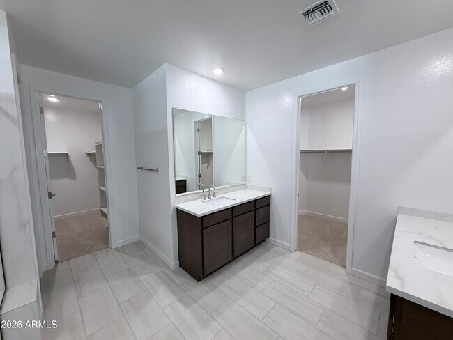 Building Photo - 6972 W Buckhorn Trail