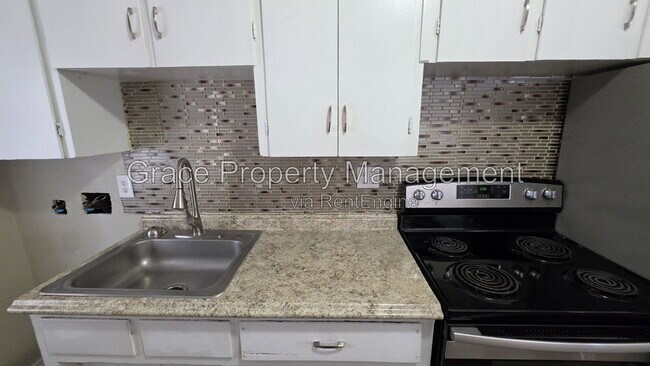 Building Photo - 7691 Leyden Ln