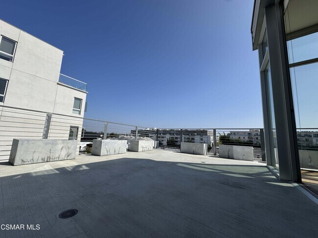 Building Photo - 4080 Glencoe Ave