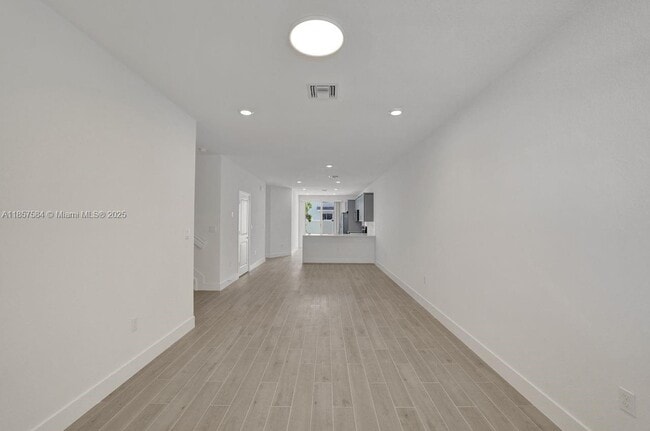 Building Photo - 133 SW 171st Ave