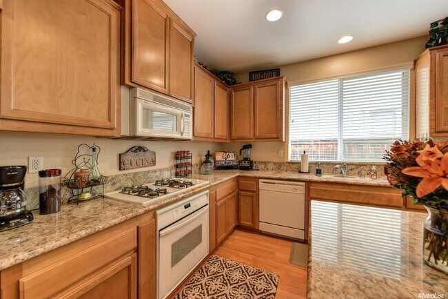 Building Photo - Immaculate Single-Story Home- in Roseville...