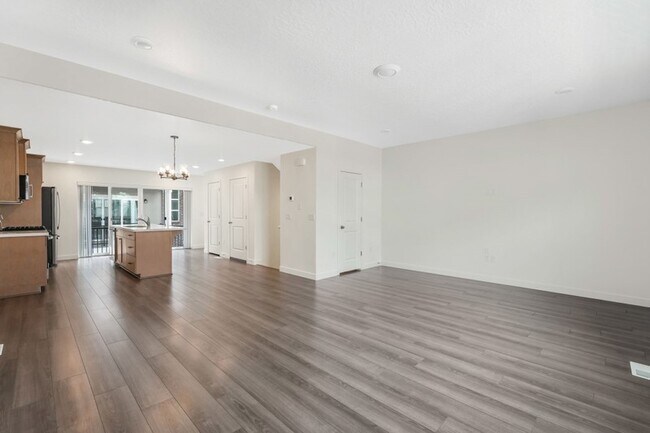 Building Photo - 12927 Trail