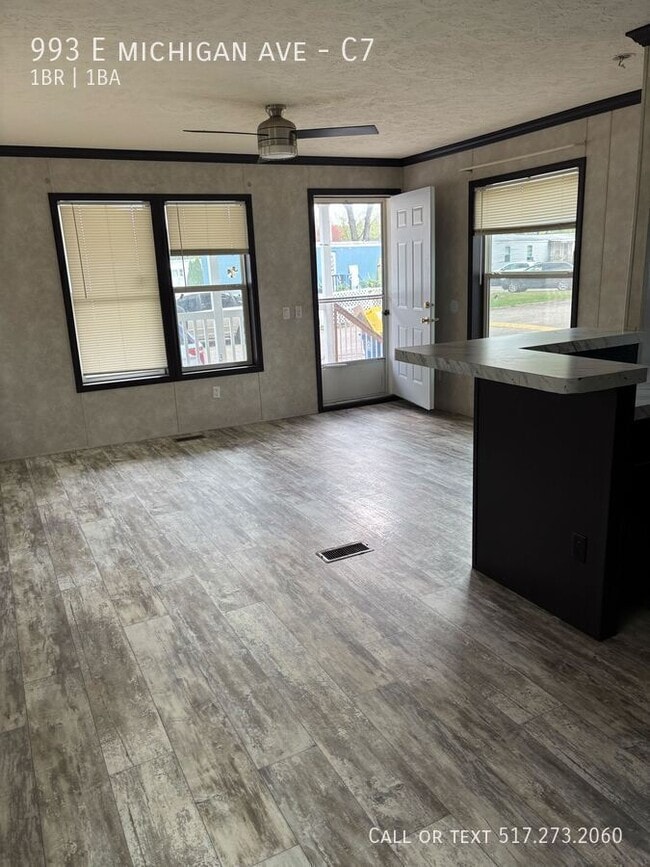 Building Photo - 993 E Michigan Ave