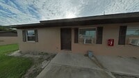 Building Photo - Nice and Cozy 2 Bed/1 Bath Apartment