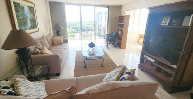 Building Photo - 2121 N Ocean Blvd