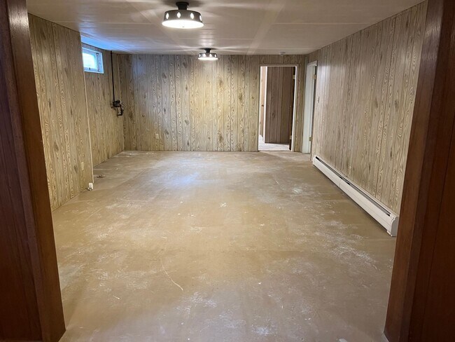 Building Photo - 3728 W Delbert Ave