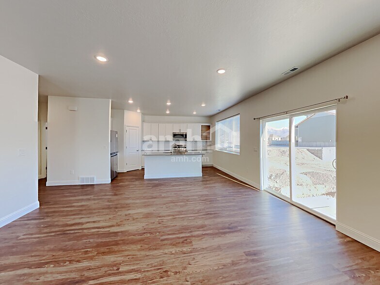 Building Photo - 332 N Gibbons Ln
