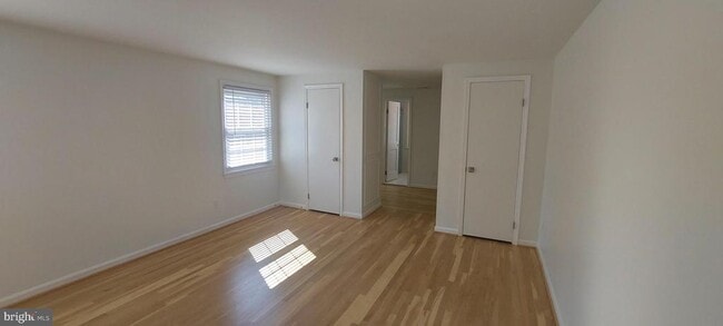 Building Photo - 19100 Annapolis Way