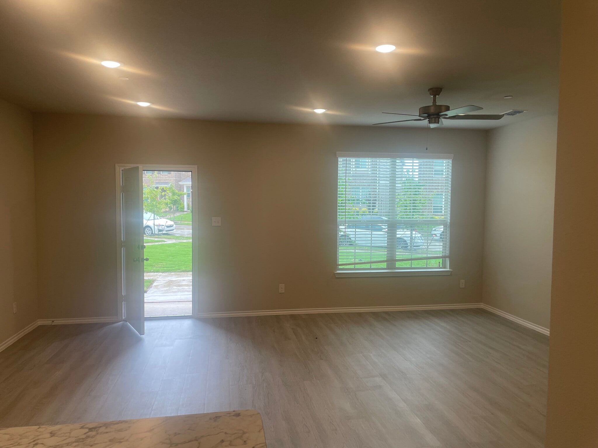 living room - 2209 Greystone Dr