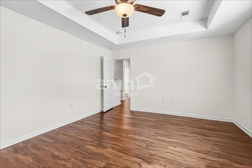 Building Photo - 455 Sunbury Dr