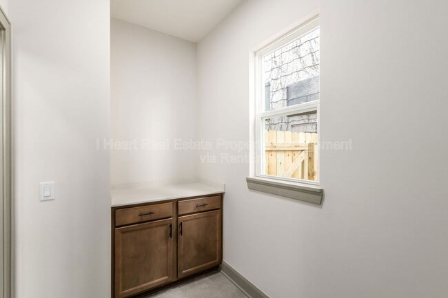 Building Photo - 117 Wisconsin Ave