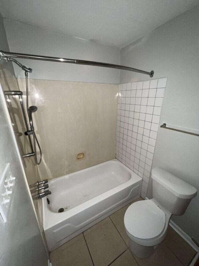 Building Photo - Weston St.