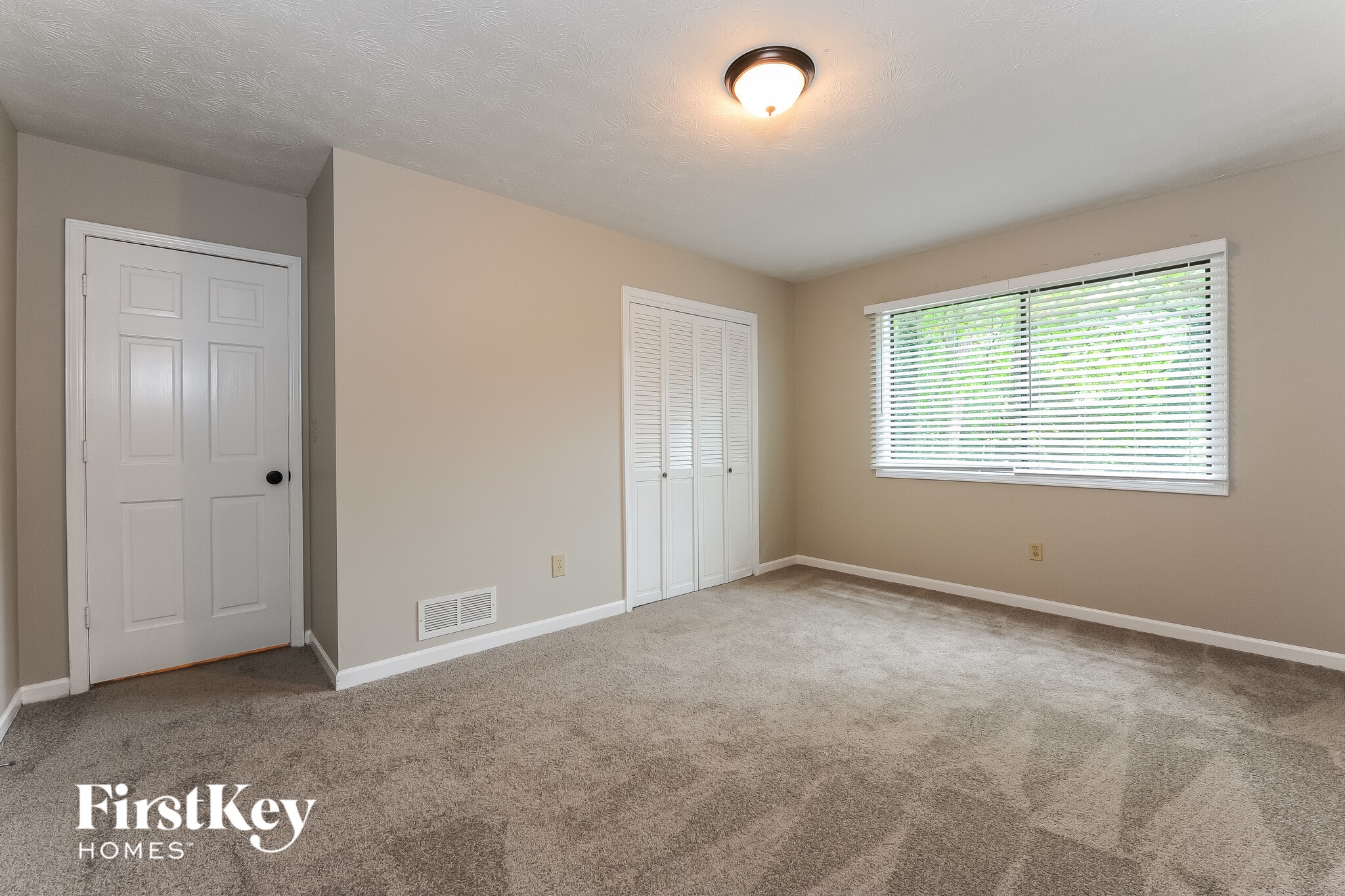 Building Photo - 1829 E Gate Dr