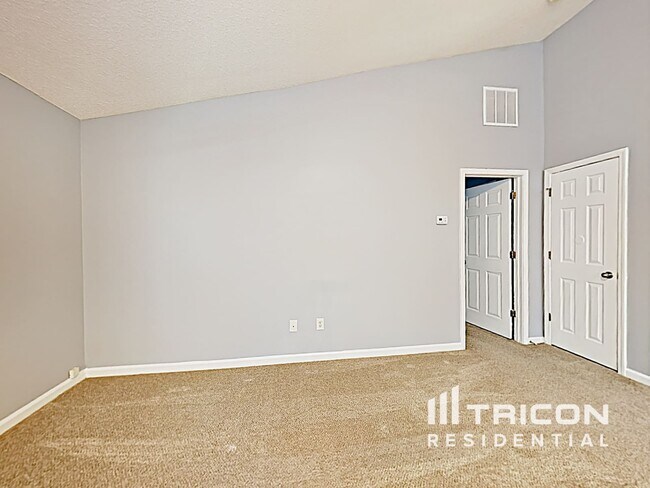Building Photo - 6868 Merrywood Dr