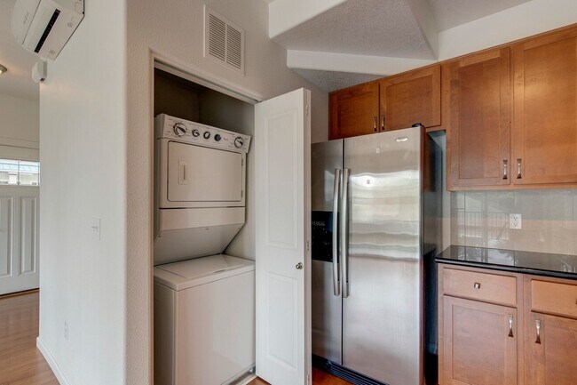 Building Photo - Timberland Falls Condo - 2bd, 2ba, 1011 sq...