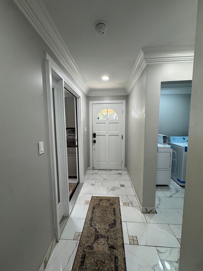 Building Photo - 4736 Walden Pond Dr