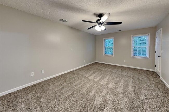 Building Photo - 4241 Glenforest Way