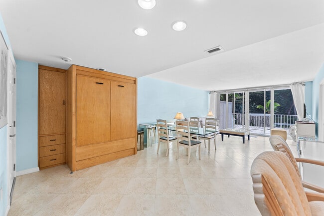 Building Photo - 2774 S Ocean Blvd