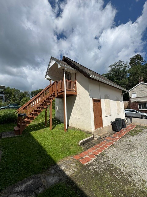Building Photo - 315 W Otterman St