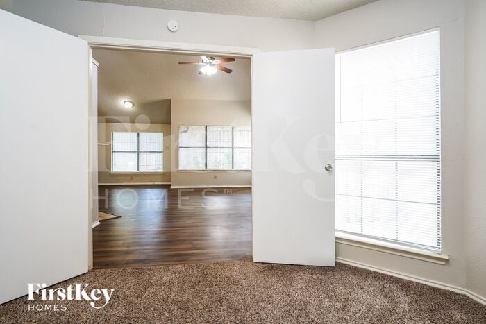 Building Photo - 922 Ramblewood Dr