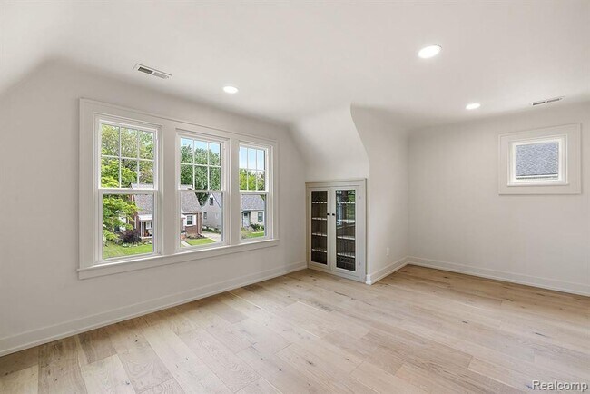 Building Photo - 308-310 East Harry Ave