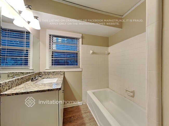 Building Photo - 686 Rollingwood Pl