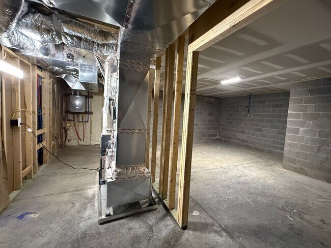 Building Photo - Short term Rental Home!