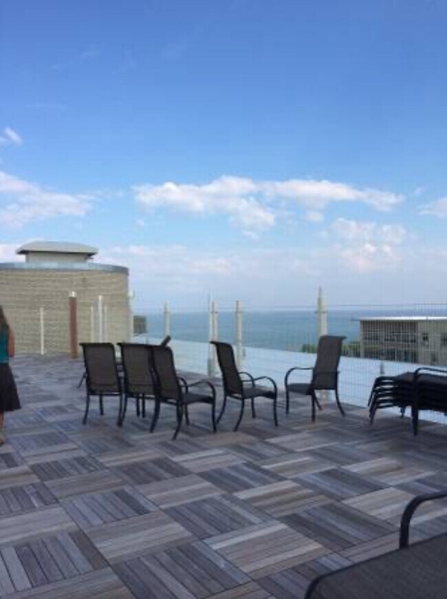 Building Photo - 3950 N Lake Shore Dr