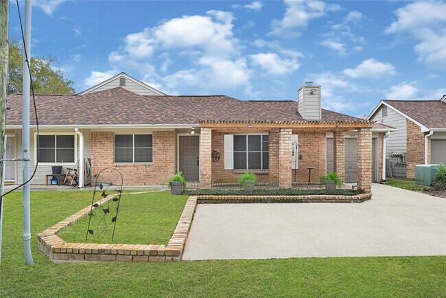 Building Photo - 14020 Schroeder Rd