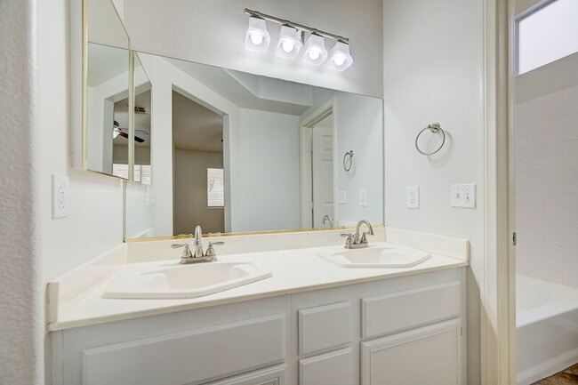 Building Photo - 1813 Lyell Canyon Ln