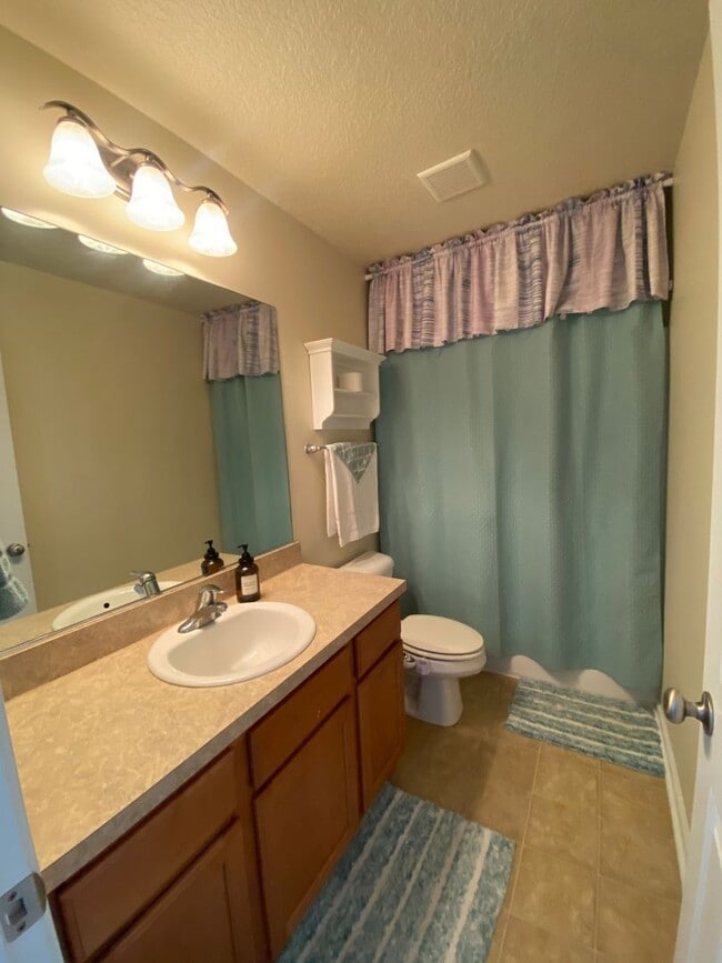 Building Photo - Beautifully Maintained Home in Prime Savannah Location