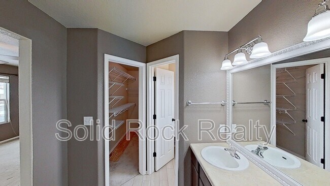 Building Photo - 4642 Crow Creek Dr