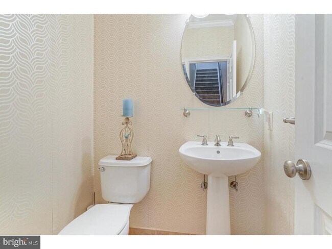 Building Photo - 508 Captains Way