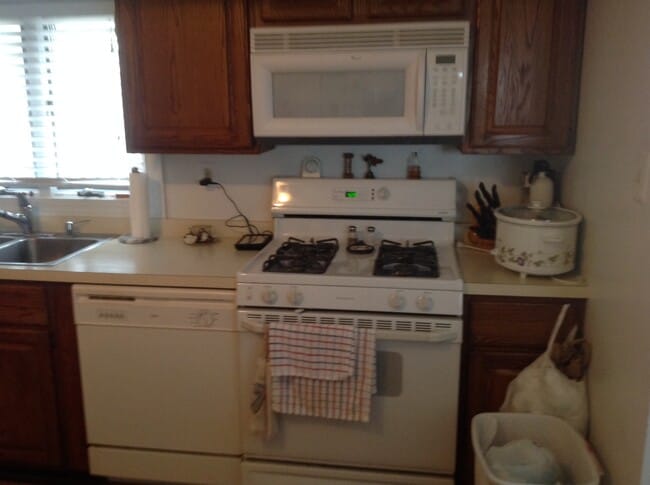 Building Photo - 8688 Lees Ridge Rd