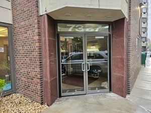 Building Photo - 7337 S South Shore Dr