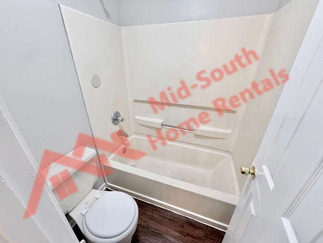 Building Photo - 4450 Longtree Cove