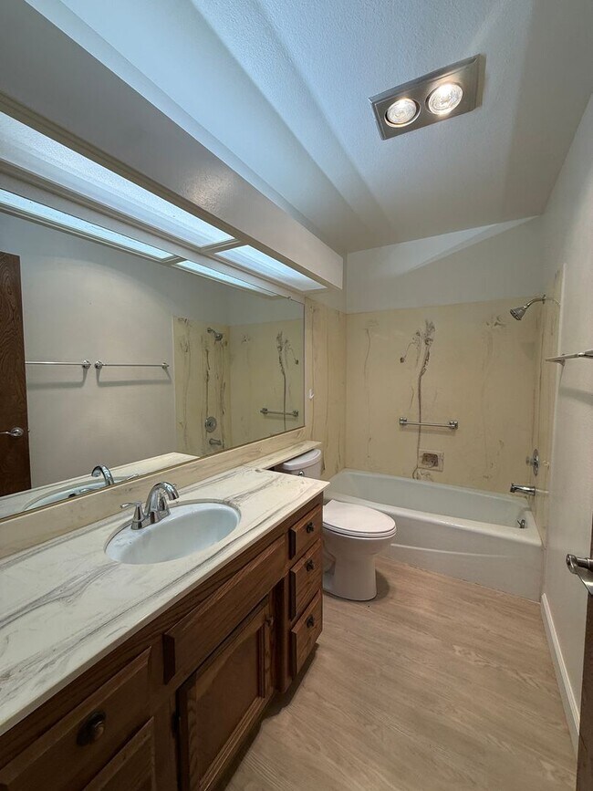 Building Photo - Orcutt Single Story Condo in The Gated Community of Creekridge Villas