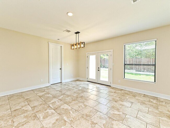Building Photo - 15208 Bowling Ln