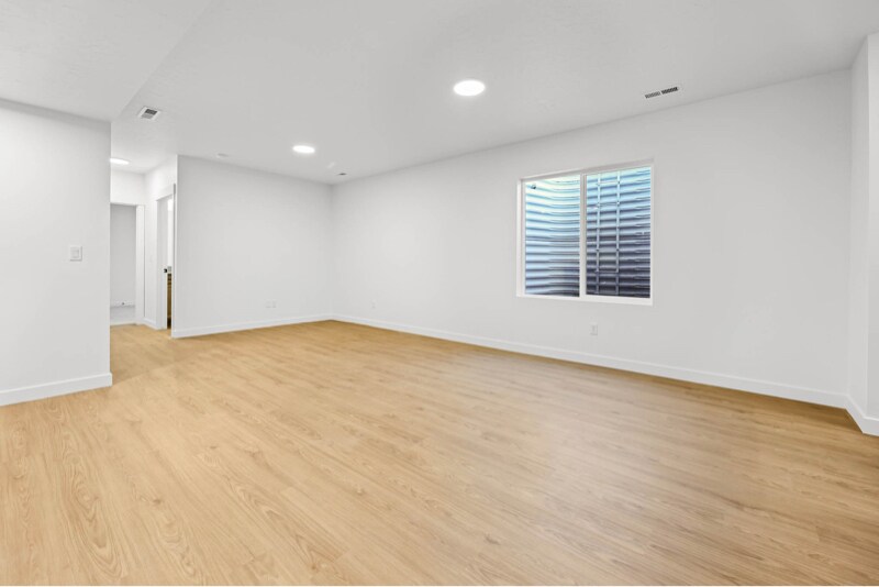 Building Photo - 3511 E 1120 S
