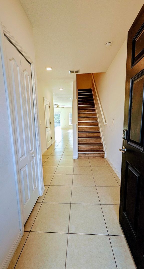 Building Photo - BEAUTIFUL 3-BEDROOM, 3-BATHROOM LUXURY TOW...