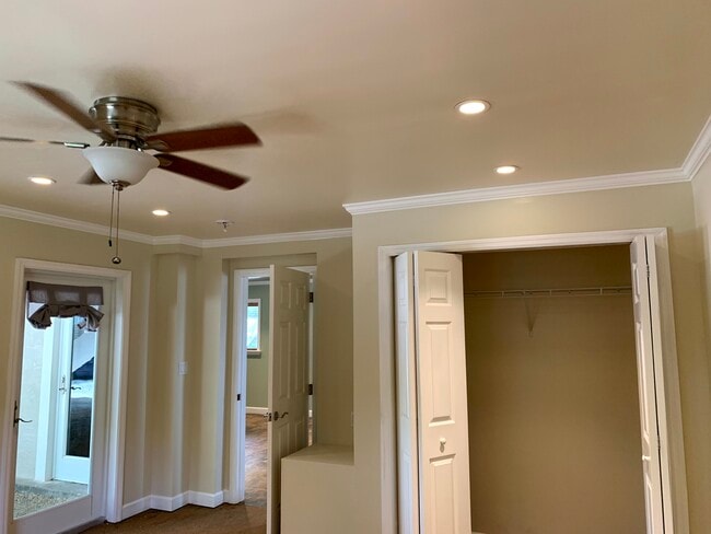 Building Photo - 263 Gardenia St